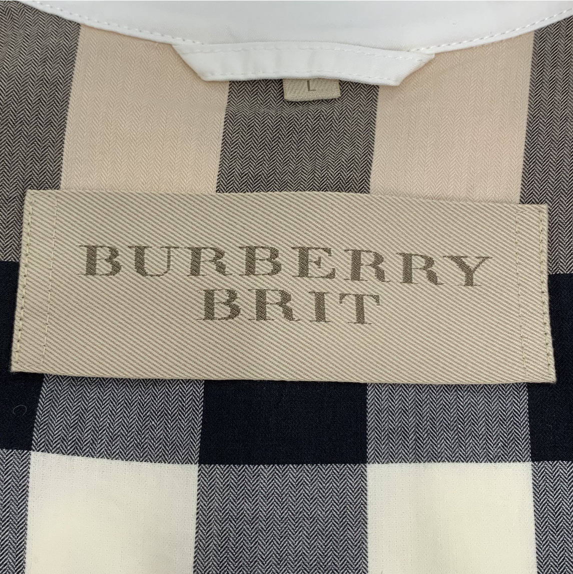 Burberry White Cotton Double-Breasted Trench Coat with Belted Waist and Turn-Down Collar