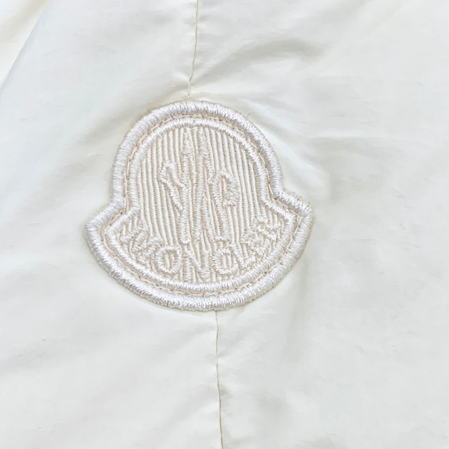 Moncler Jotty Series 2022 Off-White Logo-Patch Down Jacket