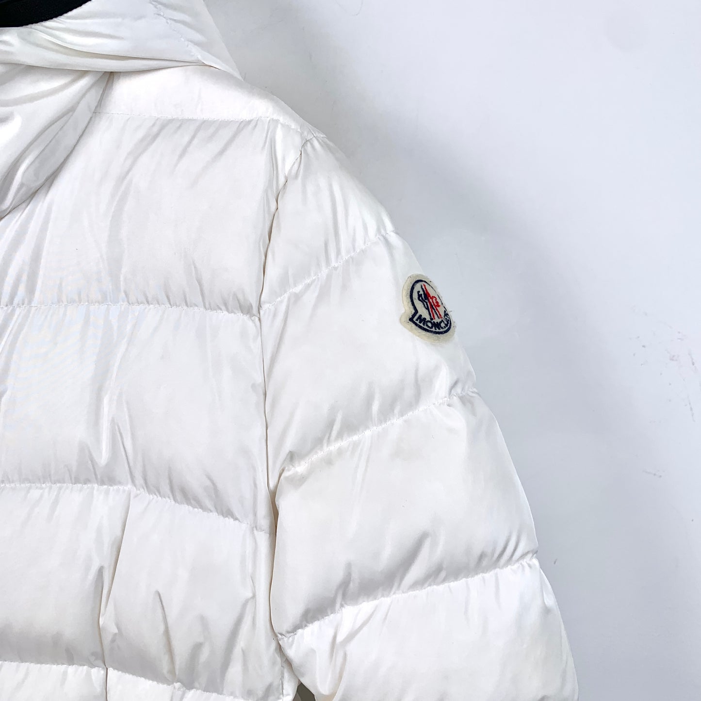 Moncler Betulong Series White Logo Patch Hooded Down Jacket