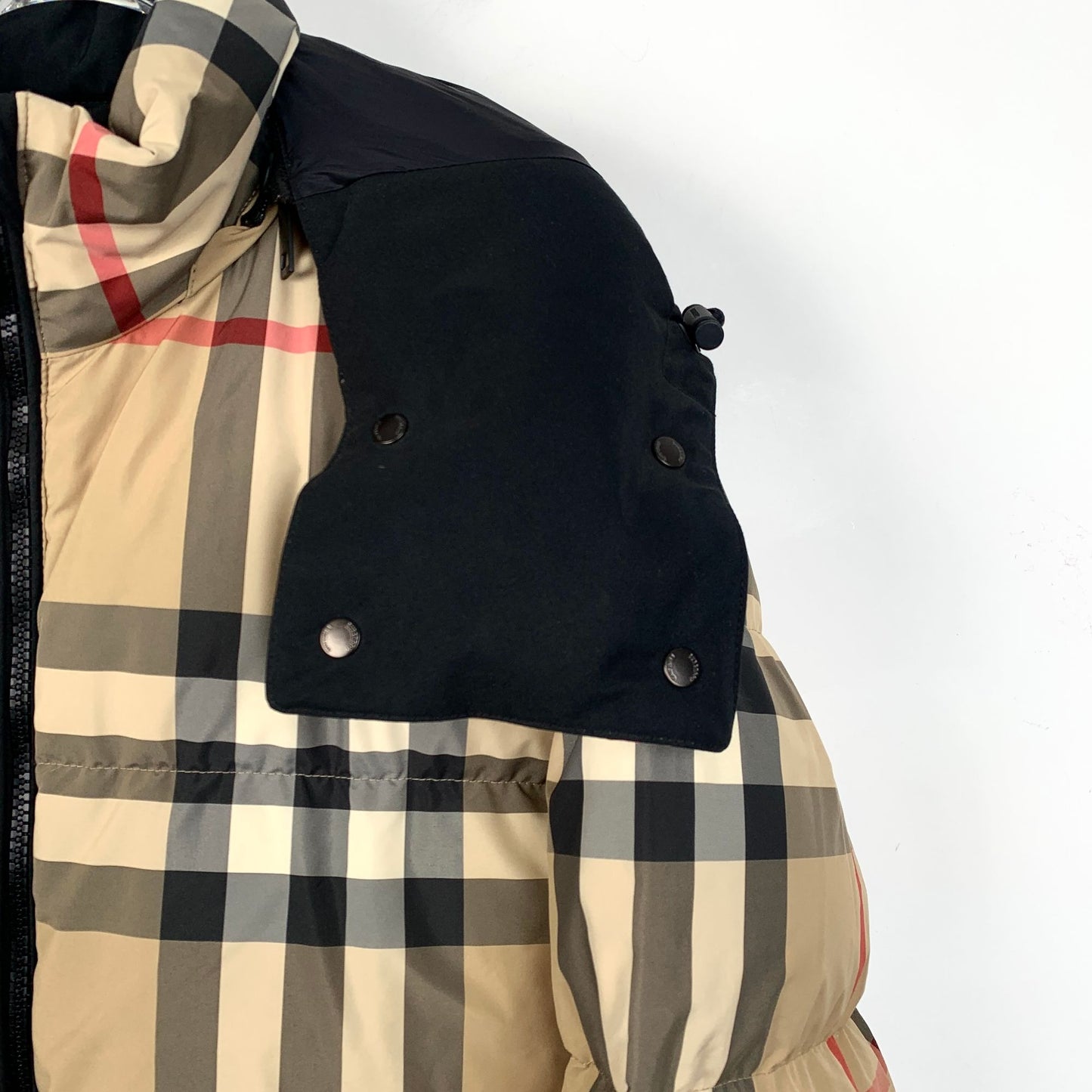 Burberry Mens Beige Classic Check Puffer Jacket With Detachable Hood & Zipper Closure L