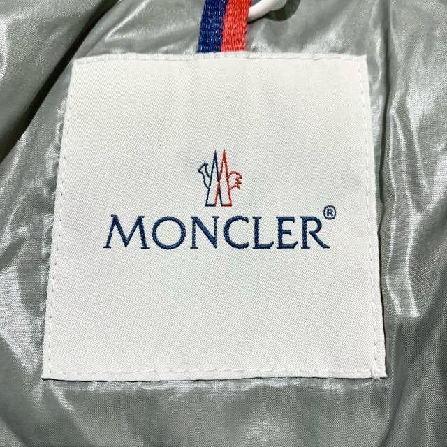 Moncler Bady Logo Silver Gray Quilted Down Hooded Jacket Coat with Zipper Closure Size 12A/98