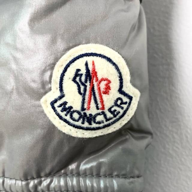 Moncler Bady Logo Silver Gray Quilted Down Hooded Jacket Coat with Zipper Closure Size 12A/98