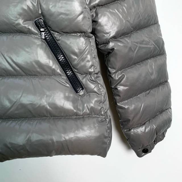 Moncler Bady Logo Silver Gray Quilted Down Hooded Jacket Coat with Zipper Closure Size 12A/98