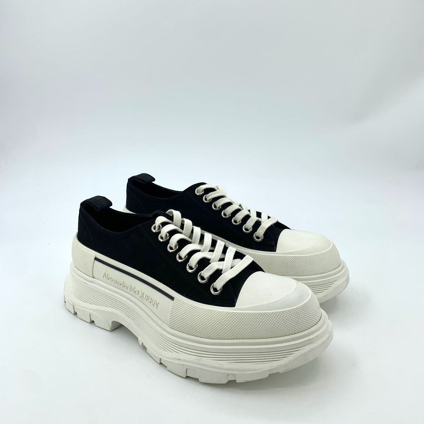 Alexander McQueen White & Black Thick Sole Lace-Up Sneakers (Size 42)