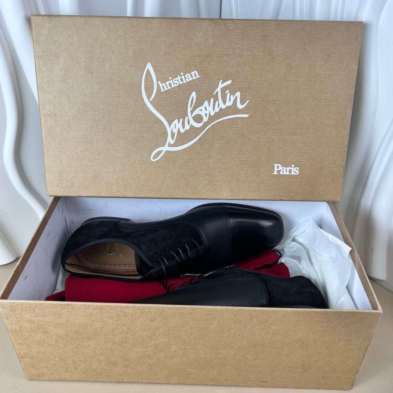 Christian Louboutin Mens Greggo Flat Calf Leather Shoes Size 41 Black With Red Sole