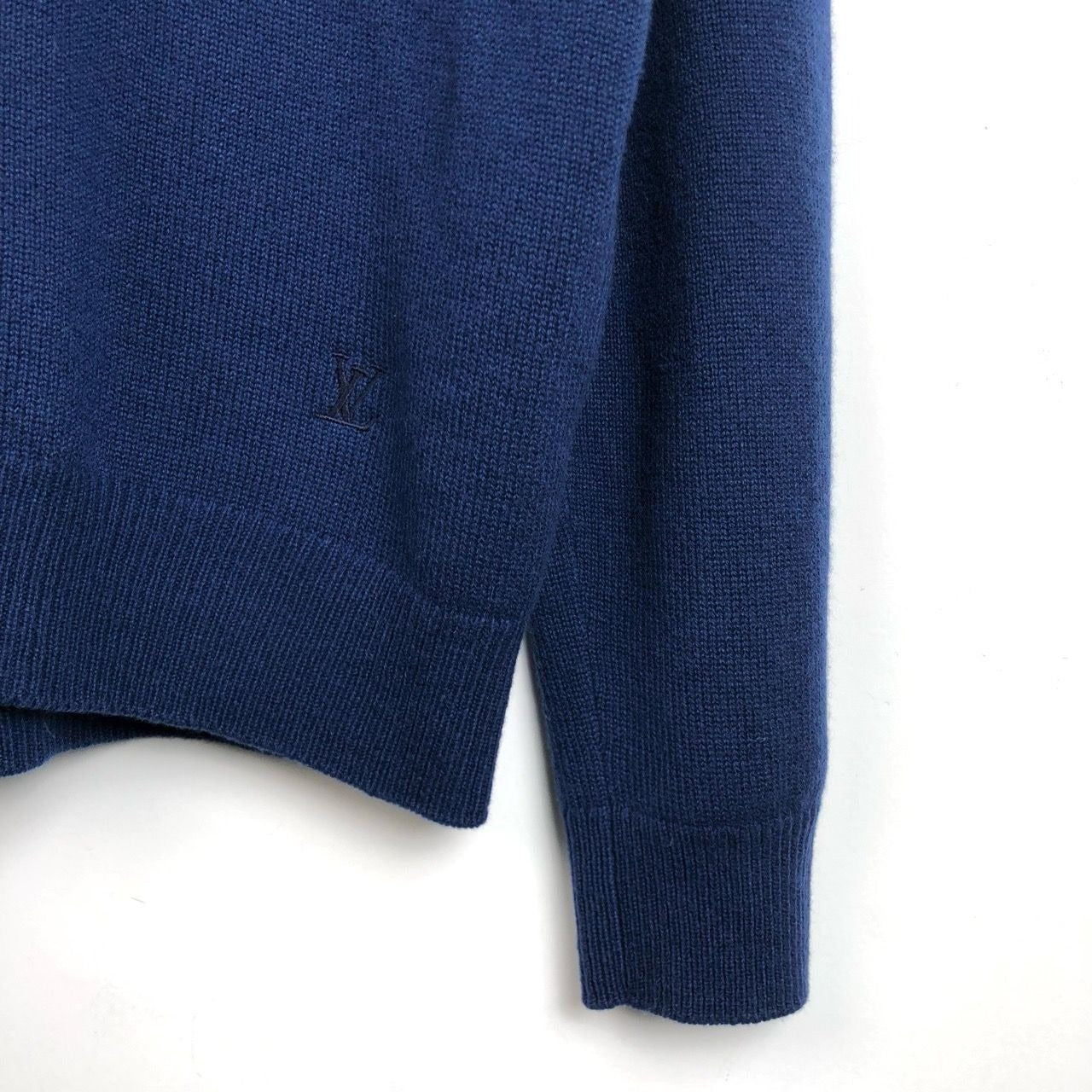 Louis Vuitton Mens Navy V-Neck Knit Sweater Medium Wool Monogram Embroidery Italy-Made New