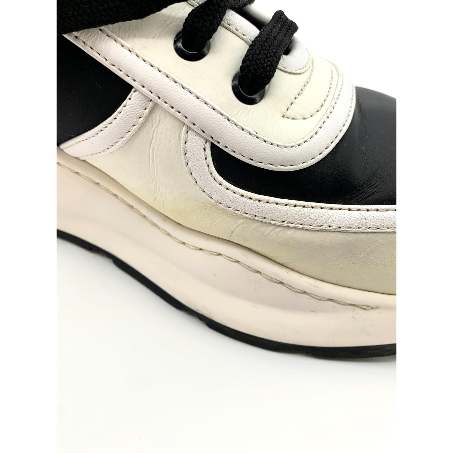 Burberry Black & White Logo Detail Leather Lace-Up Sneakers (Size 43)