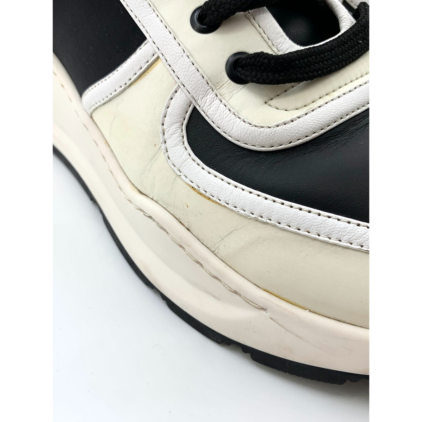 Burberry Black & White Logo Detail Leather Lace-Up Sneakers (Size 43)