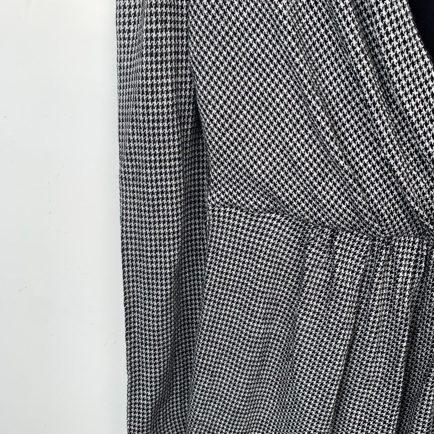 Max Mara Grey Houndstooth Wool V-Neck Dress (Size 40)