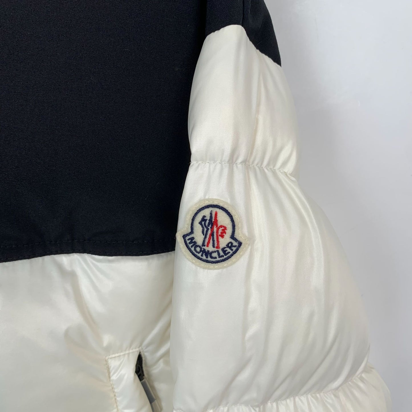 Moncler Nil Black & White Logo-Embellished Down Jacket (Size 1/S)